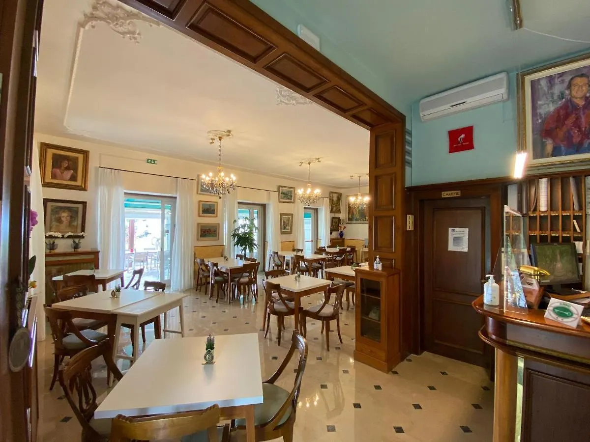 Hotel San Marco Garda  Garda (Verona)