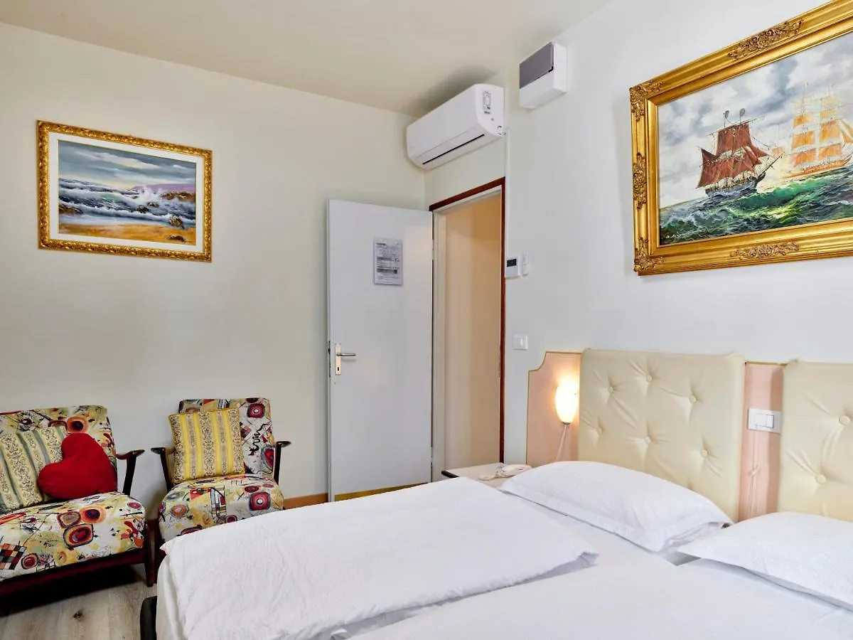 Hotel San Marco Garda  Garda (Verona)