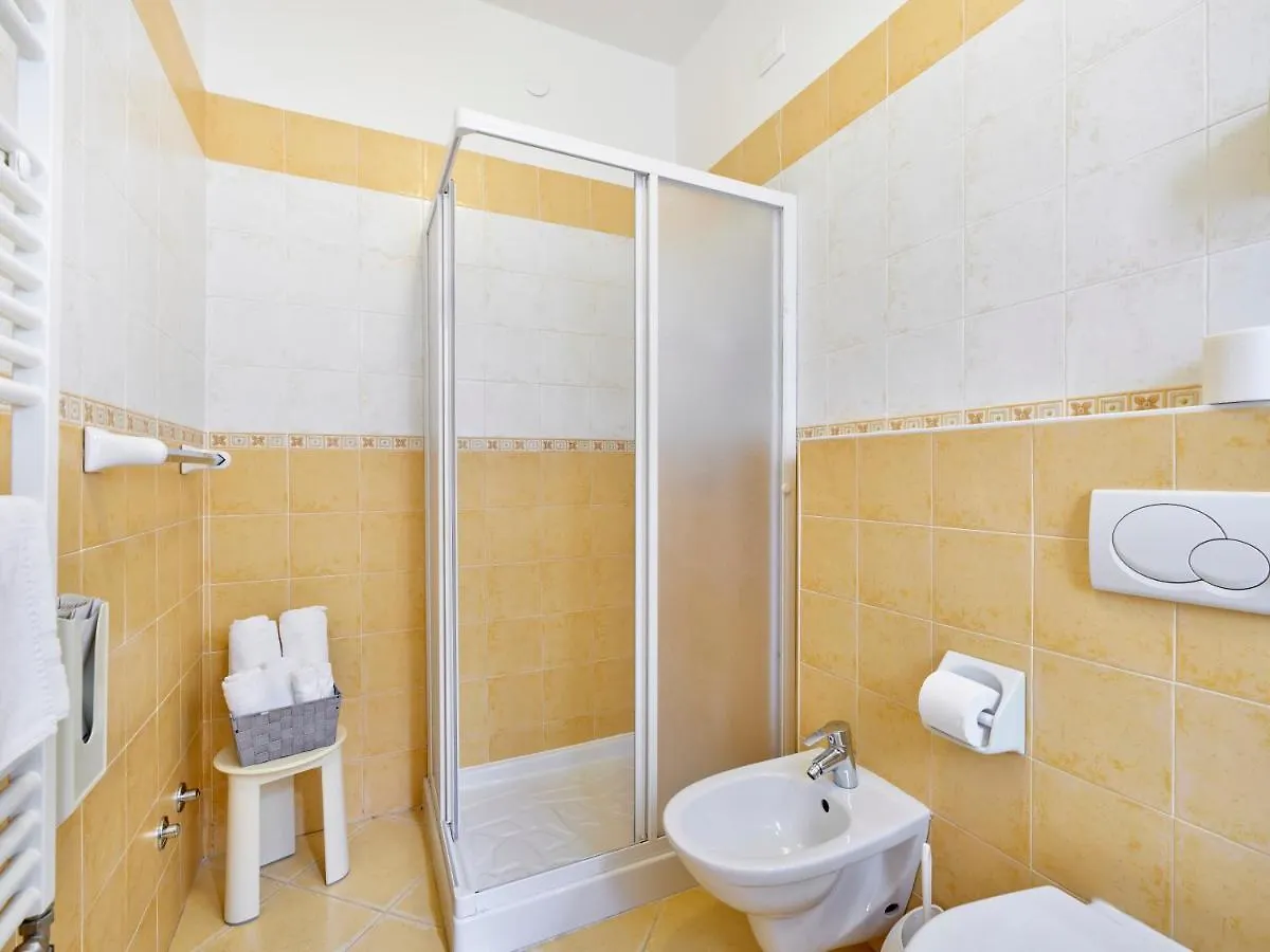 Hotel San Marco Garda  2*, Garda (Verona) Italia