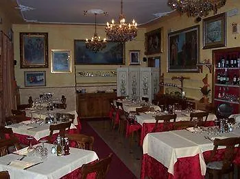 Hotel San Marco Garda  2*, Garda (Verona) Italia