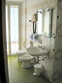 Hotel San Marco Garda  2*, Garda (Verona)